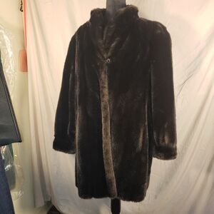 Country Pacer Luxurious Faux Fur Short Coat With Satin Lining - M